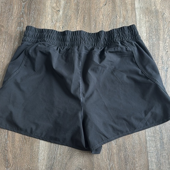Avia Women’s Athletic Shorts. Size XL (16/18). Black, like new condition! - Picture 4 of 4